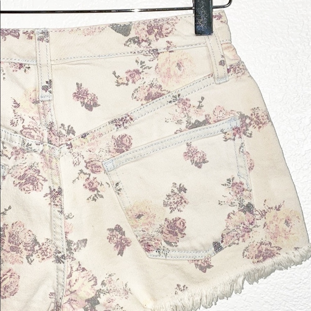 Mossimo Floral Cream Denim High Rise Cuffed Shorts - Picture 6 of 9
